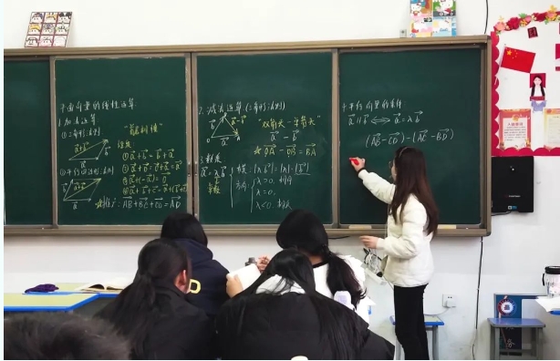 有溫度的點燈人 | 優(yōu)秀教師風采展示（三）：彭博