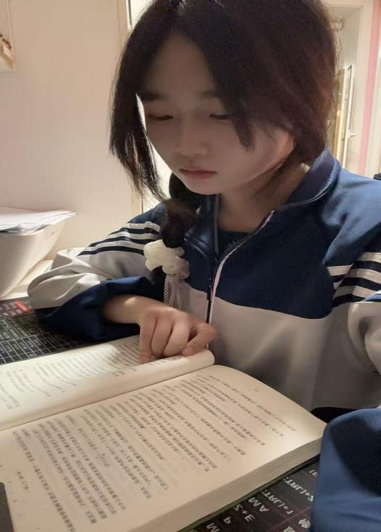 青衿之志 履踐致遠 | 學(xué)習之星：何欣蕊